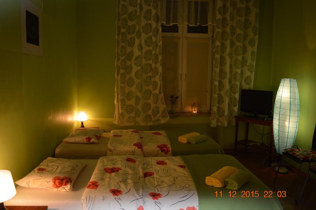 Honey Hostel Krasków Cameră foto