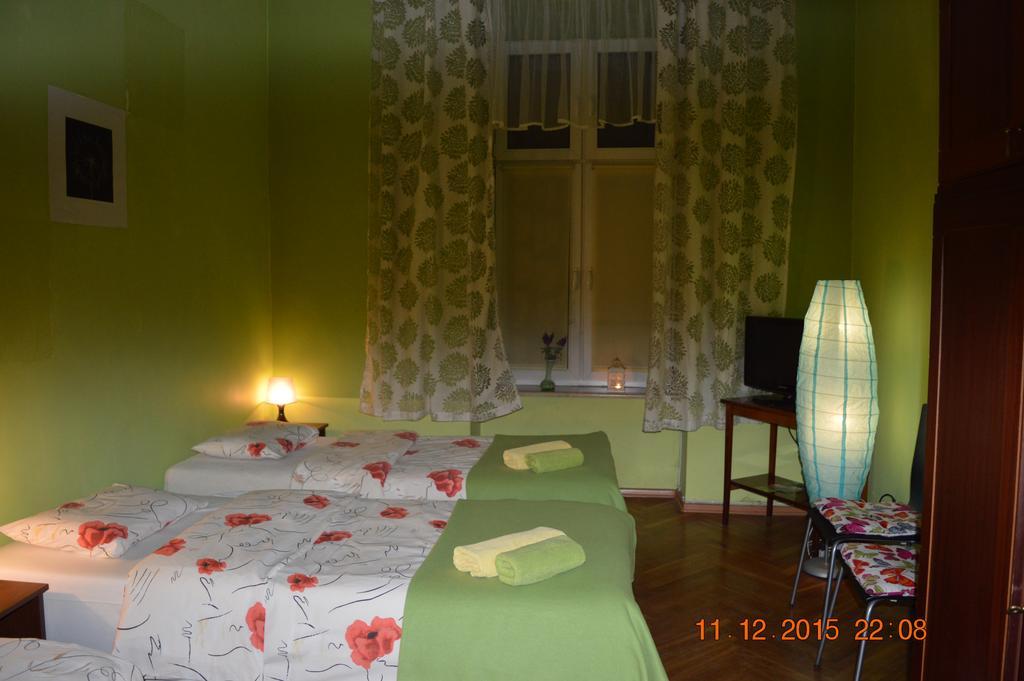 Honey Hostel Krasków Cameră foto