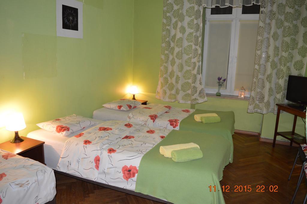Honey Hostel Krasków Cameră foto