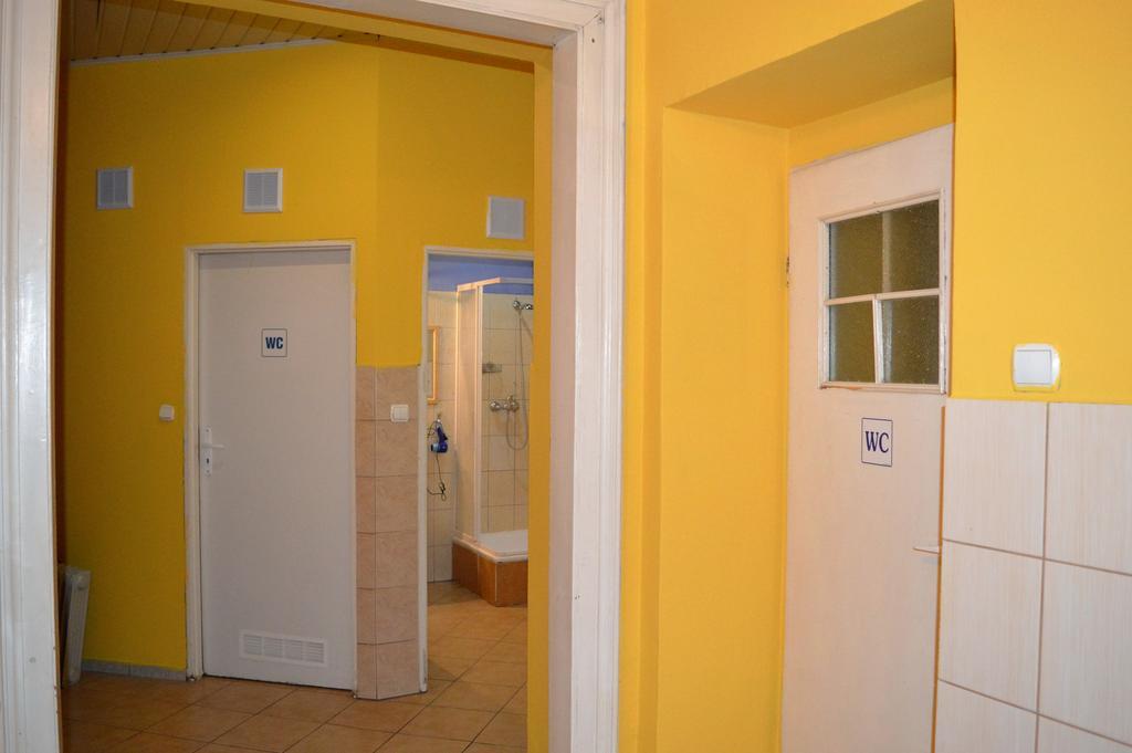 Honey Hostel Krasków Exterior foto