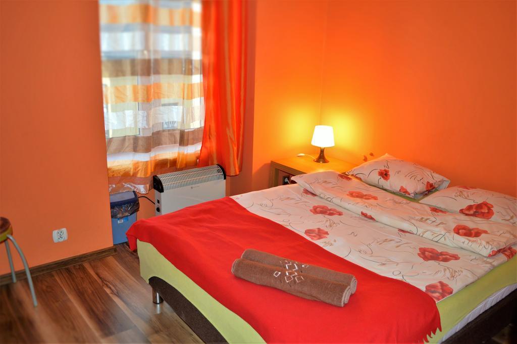 Honey Hostel Krasków Cameră foto
