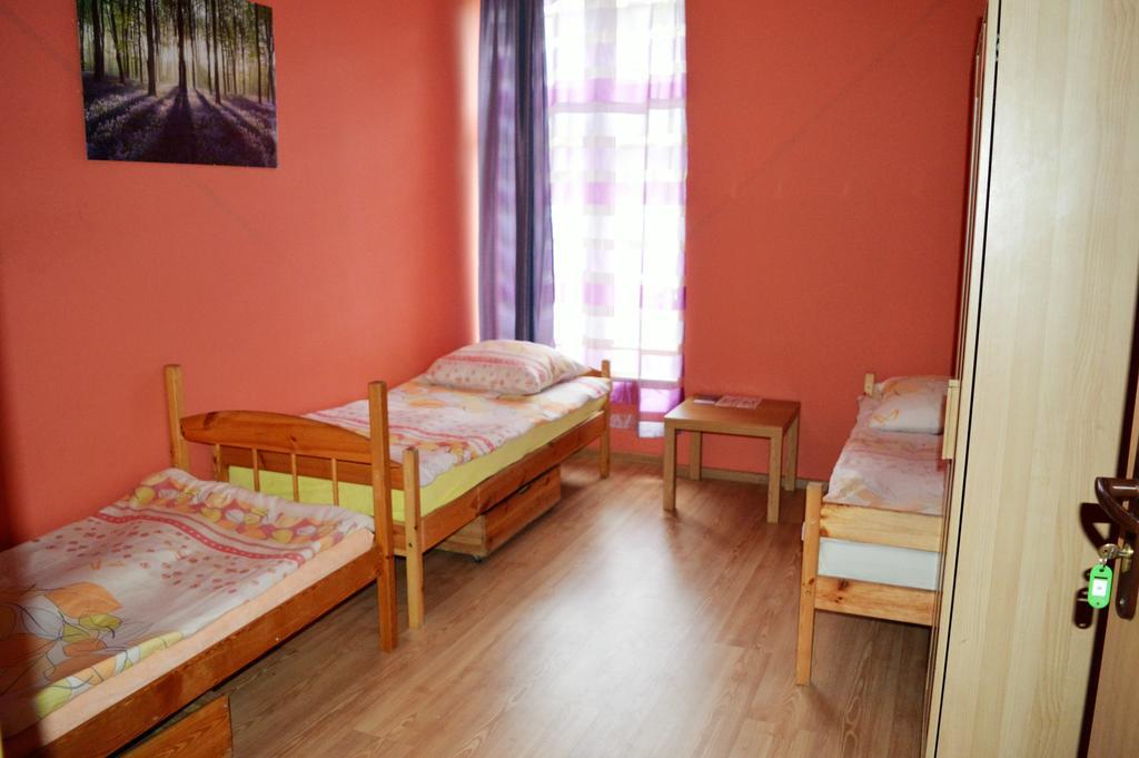 Honey Hostel Krasków Cameră foto